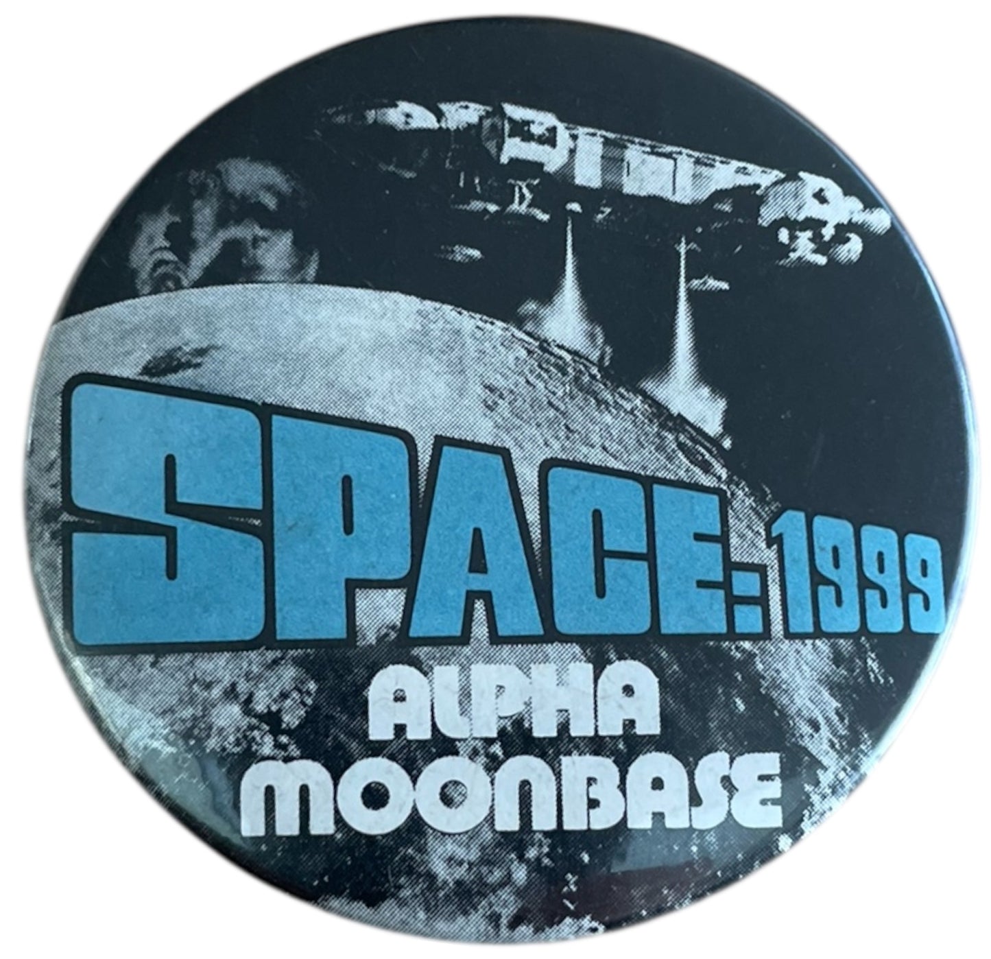 Vintage Badge A Minit 1985 Gerry Andersons Space 1999 - Alpha Moonbase 55mm Metal Pin Badge - Fantastic Condition