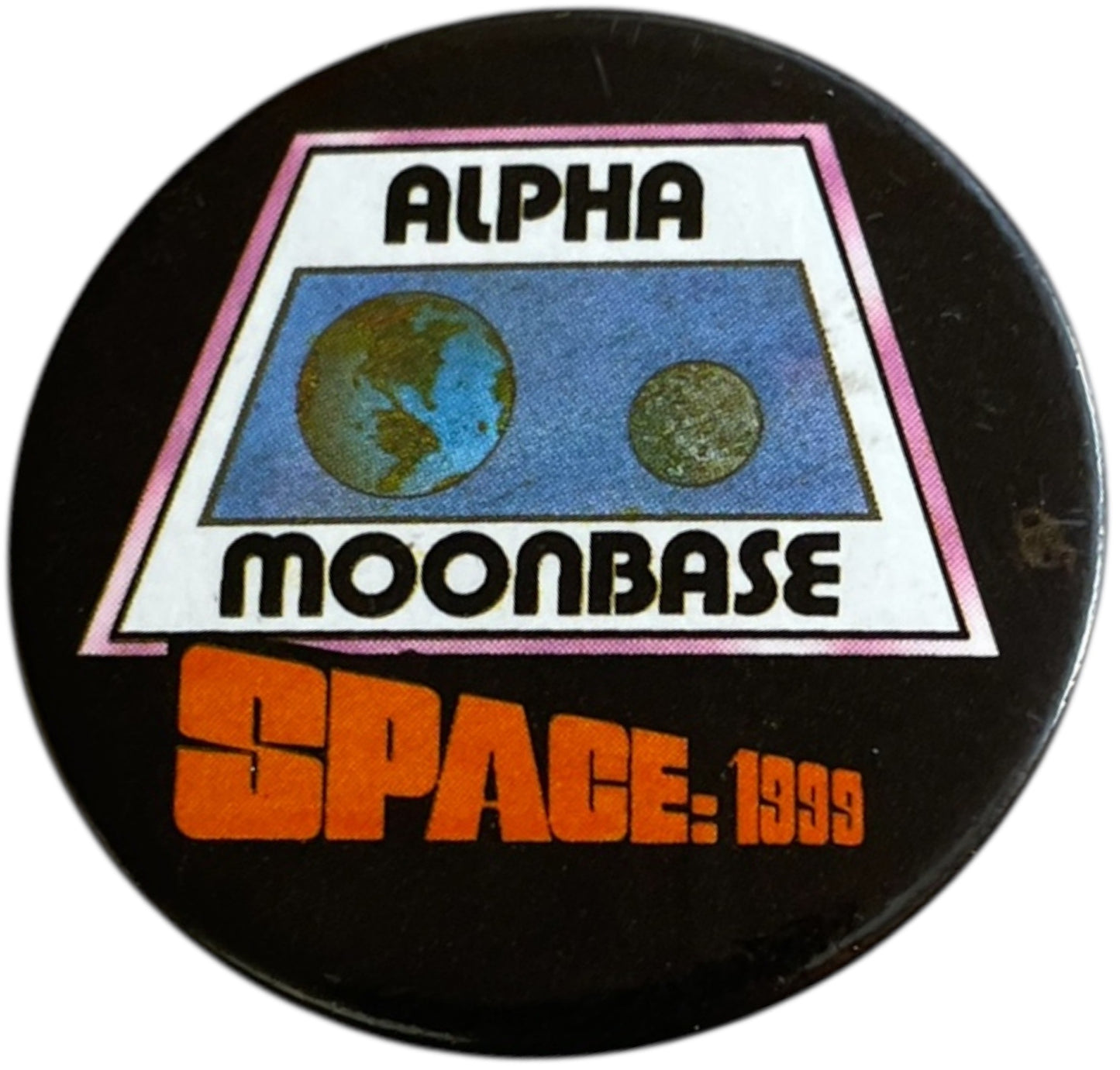 Vintage Gadget Factory 1986 Gerry Andersons Space 1999 - Alpha Moonbase 40mm Metal Pin Badge - Fantastic Condition