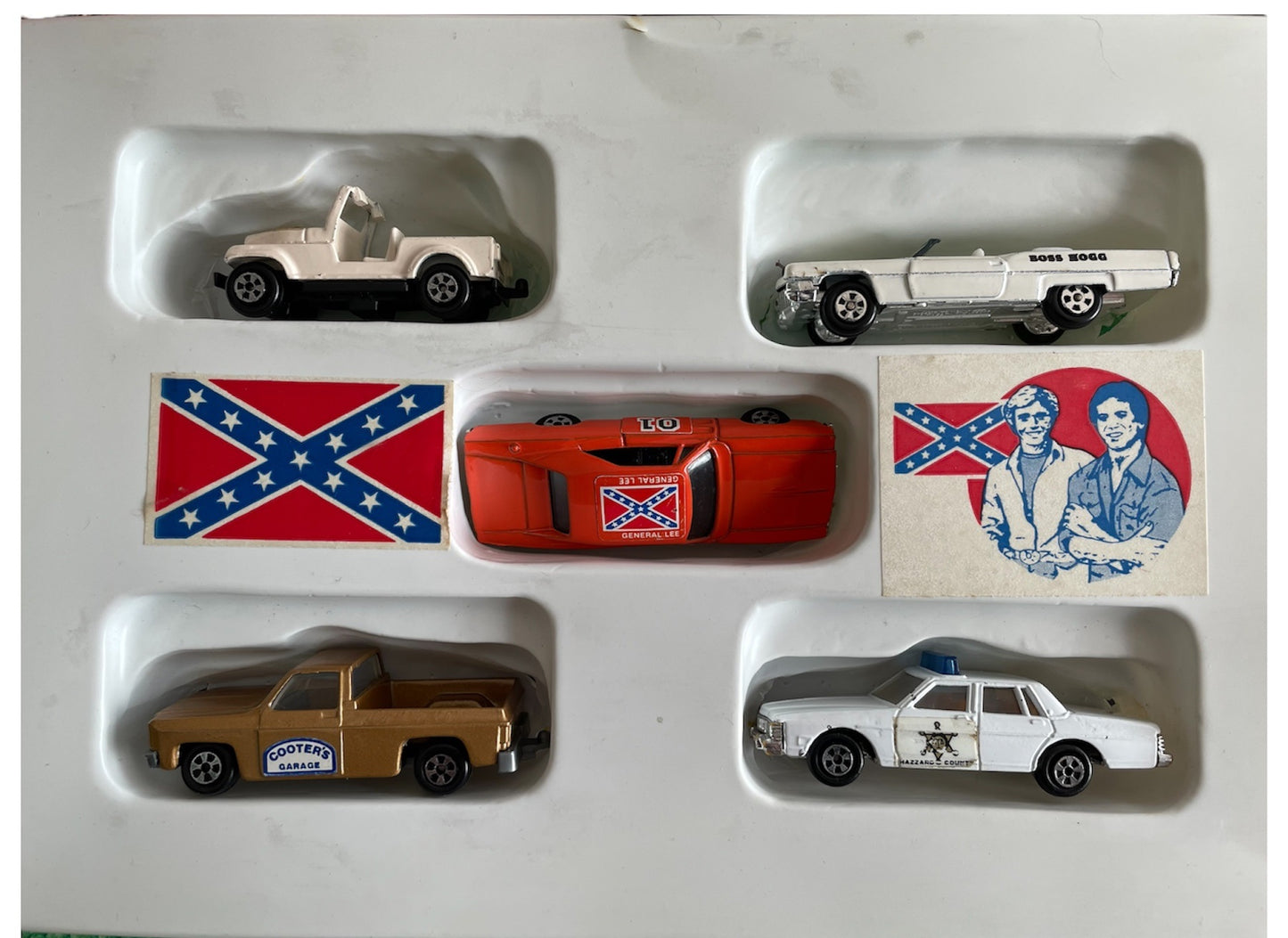 Vintage ERTLs 1981 The Dukes Of Hazzard Play Set - With 5 x 1/64 Scale Die-Cast Model Vehicles, Buildings, Trees And Play Surface - Fantastic Condition Ultra Rare Item - In The Original Box