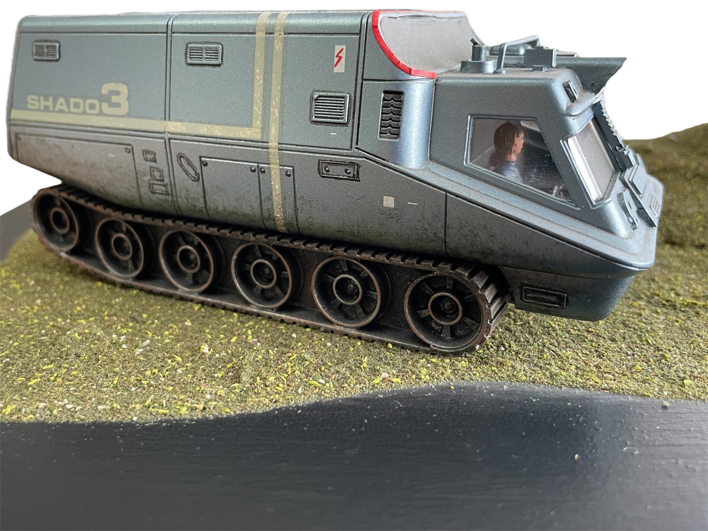 Vintage 1995 Gerry Andersons UFO Shado 3 Mobile - Pre Built Model On Display Diorama - Former Shop Counter Display Item.