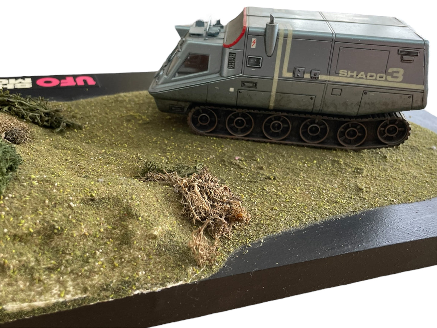 Vintage 1995 Gerry Andersons UFO Shado 3 Mobile - Pre Built Model On Display Diorama - Former Shop Counter Display Item.