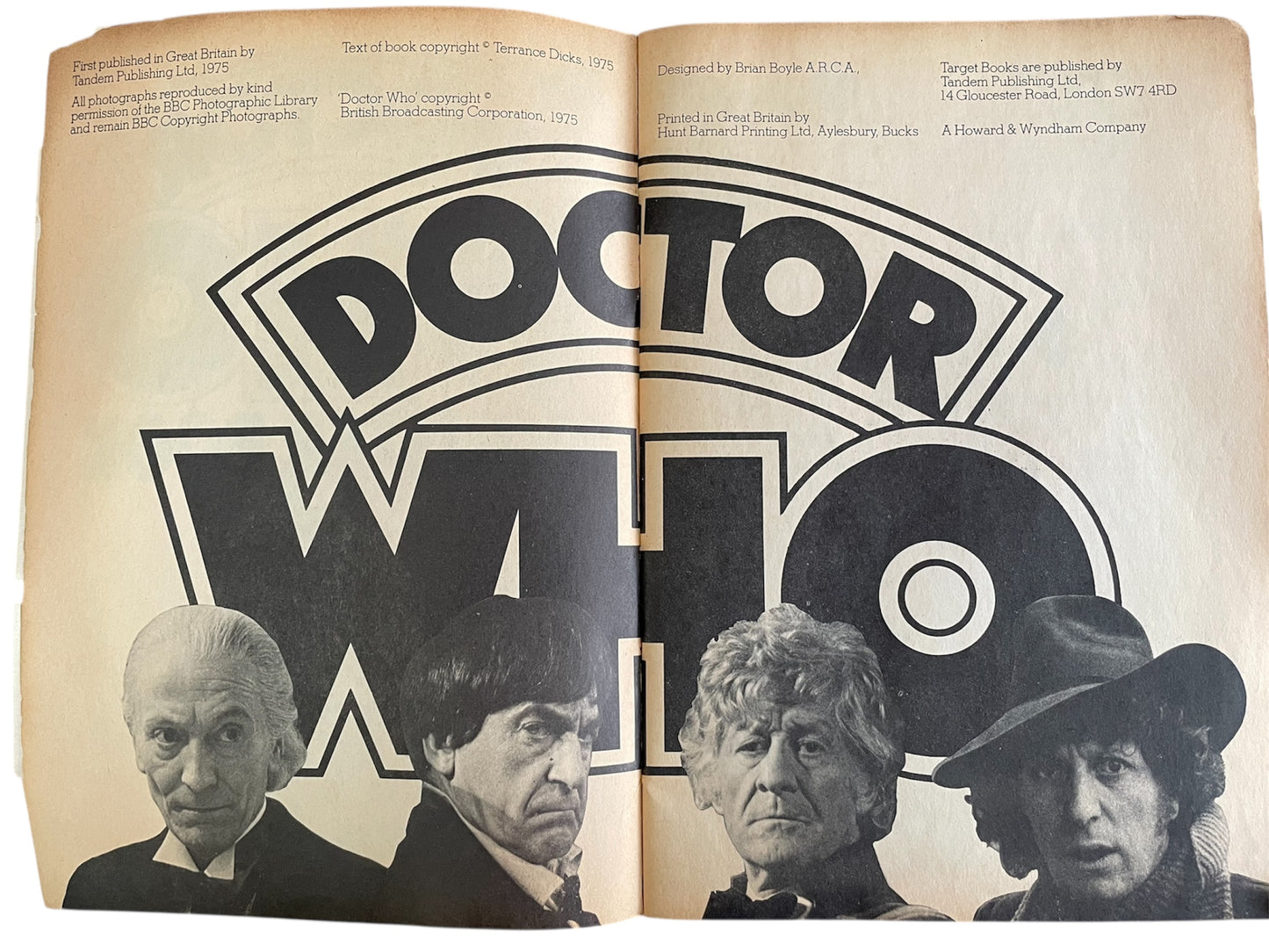 Vintage Target Books 1975 Doctor Dr Who Monster Book Paperback With Pull Out Poster