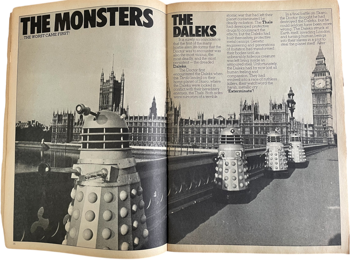 Vintage Target Books 1975 Doctor Dr Who Monster Book Paperback With Pull Out Poster