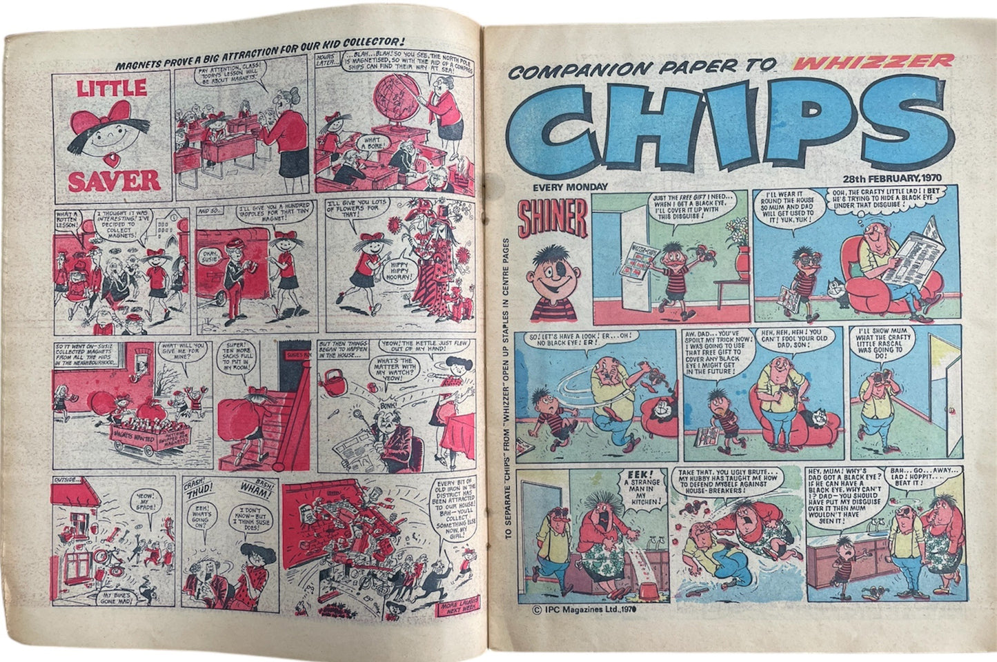 Vintage Whizzer And Chips Weekly Boys And Girls Comic - 28th February 1970 With Free Instant Disguise Kit Gift - Former Shop Stock