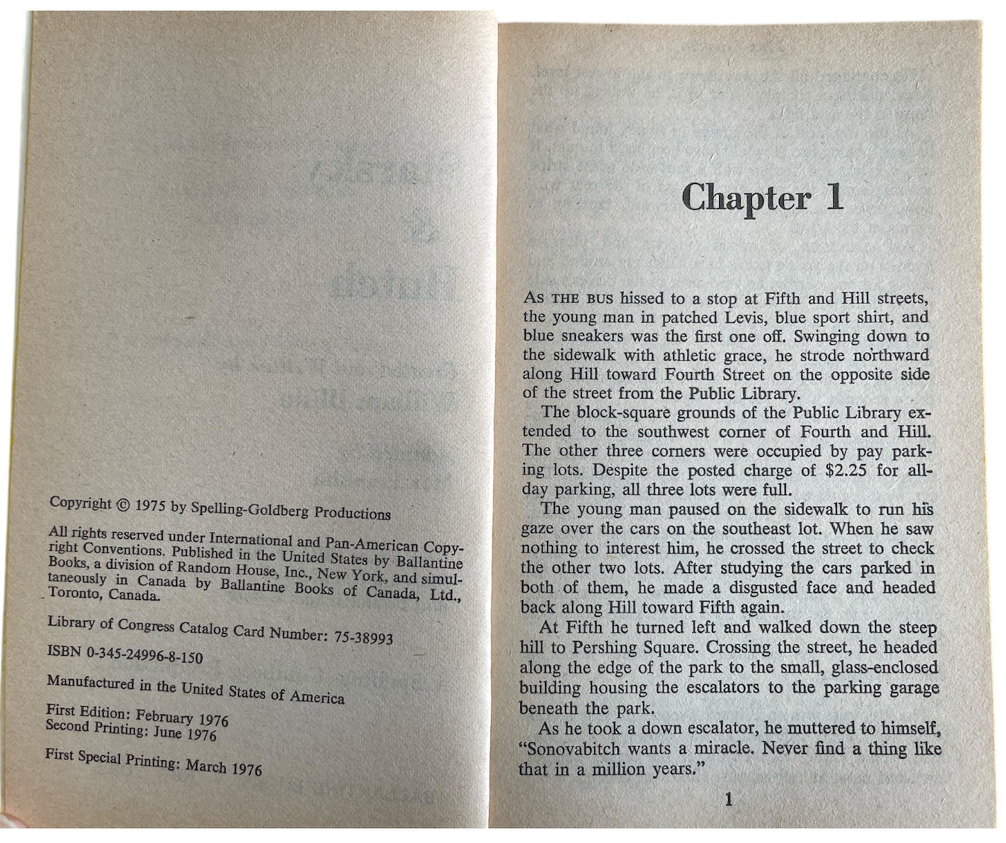 Vintage 1976 Starsky And Hutch No. 1 Paperback Book - Based On The Hit TV Series - Near Mint Condition - Ex Shop Stock (Copy)