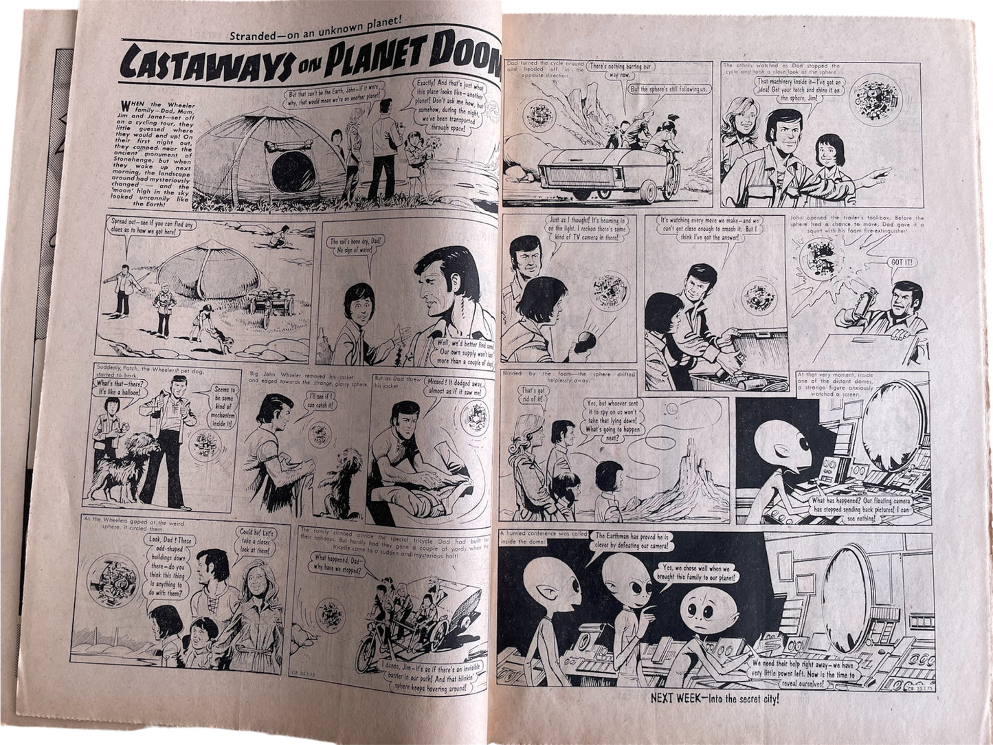 Vintage Rare Cracker Weekly Comic Magazine Issue No. 2 Comic Every Monday 25th January 1975 With Free Gift - The Big Noise Cracker Banger - Former Shop Stock