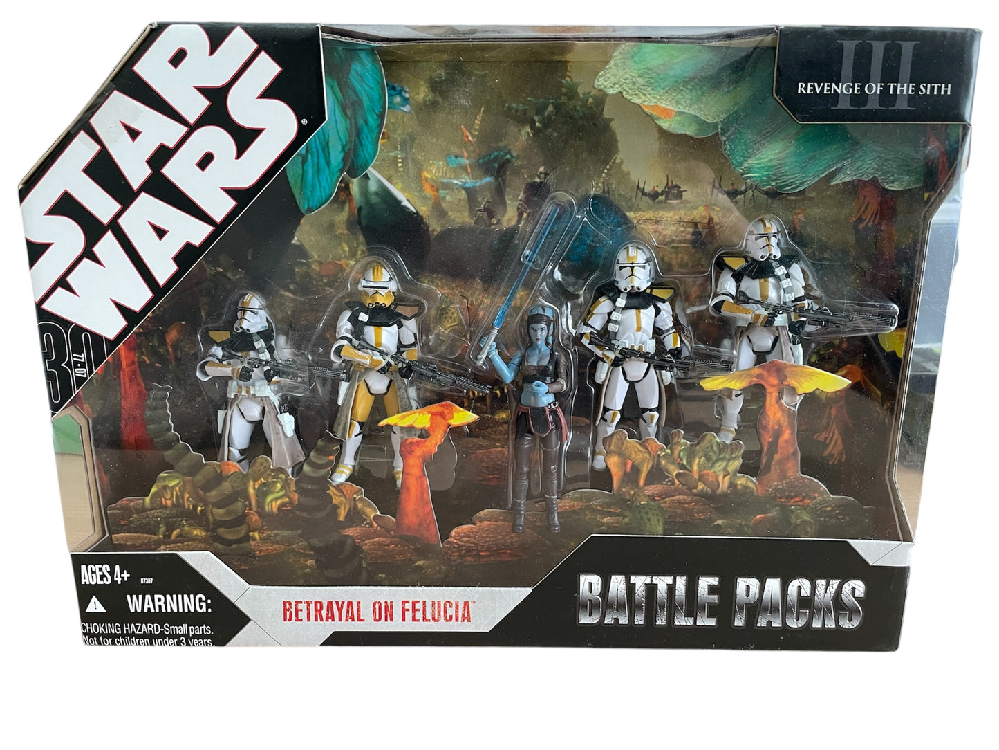 Vintage Star Wars 2007 The 30th Anniversary - Battle Packs - Betrayal On Felucia Action Figure 5 Pack - Clone Troopers, Aayla Secura, Clone Commander Bly - Brand New Factory Sealed Shop Stock Room Find
