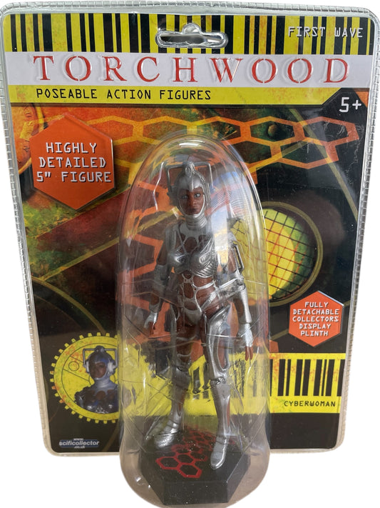 Vintage 2006 Dr Who Spin Off - Torchwood Cyberwoman Highly Detailed Poseable Action Figure With Detachable Display Plinth - Brand New Factory Sealed Shop Stock Room Find