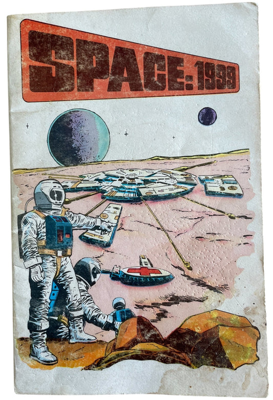 Vintage 1976 Gerry Andersons Space 1999 Charlton Press Xerox Book Club Edition Illustrated Paperback - Based On The TV Series - Very Good Condition, Very Rare Item