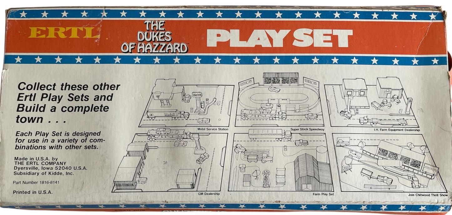 Vintage ERTLs 1981 The Dukes Of Hazzard Play Set - With 5 x 1/64 Scale Die-Cast Model Vehicles, Buildings, Trees And Play Surface - Fantastic Condition Ultra Rare Item - In The Original Box