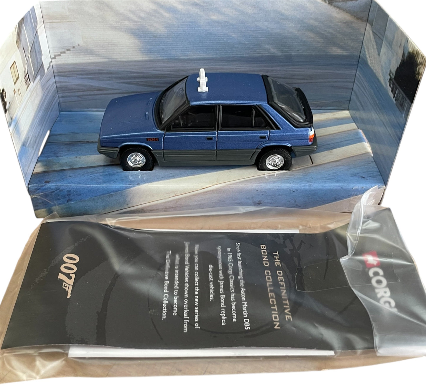 Vintage Corgi 2000 James Bond The Definitive Bond Collection Renault Taxi DieCast No. CC06401 as seen in the movie A View To A Kill - Brand New Shop Stock Room Find