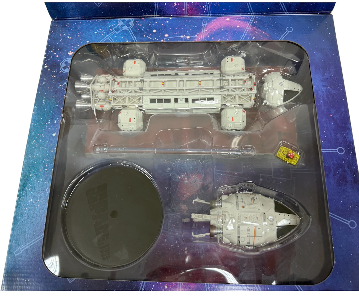 2021 Sixteen 12 Gerry Andersons Space 1999 - This Episode Dragon's Domian - Eagle Transporter Deluxe Set Limited Edition Highly Detailed Episode Collection Collectors Model - Brand New Factory Sealed