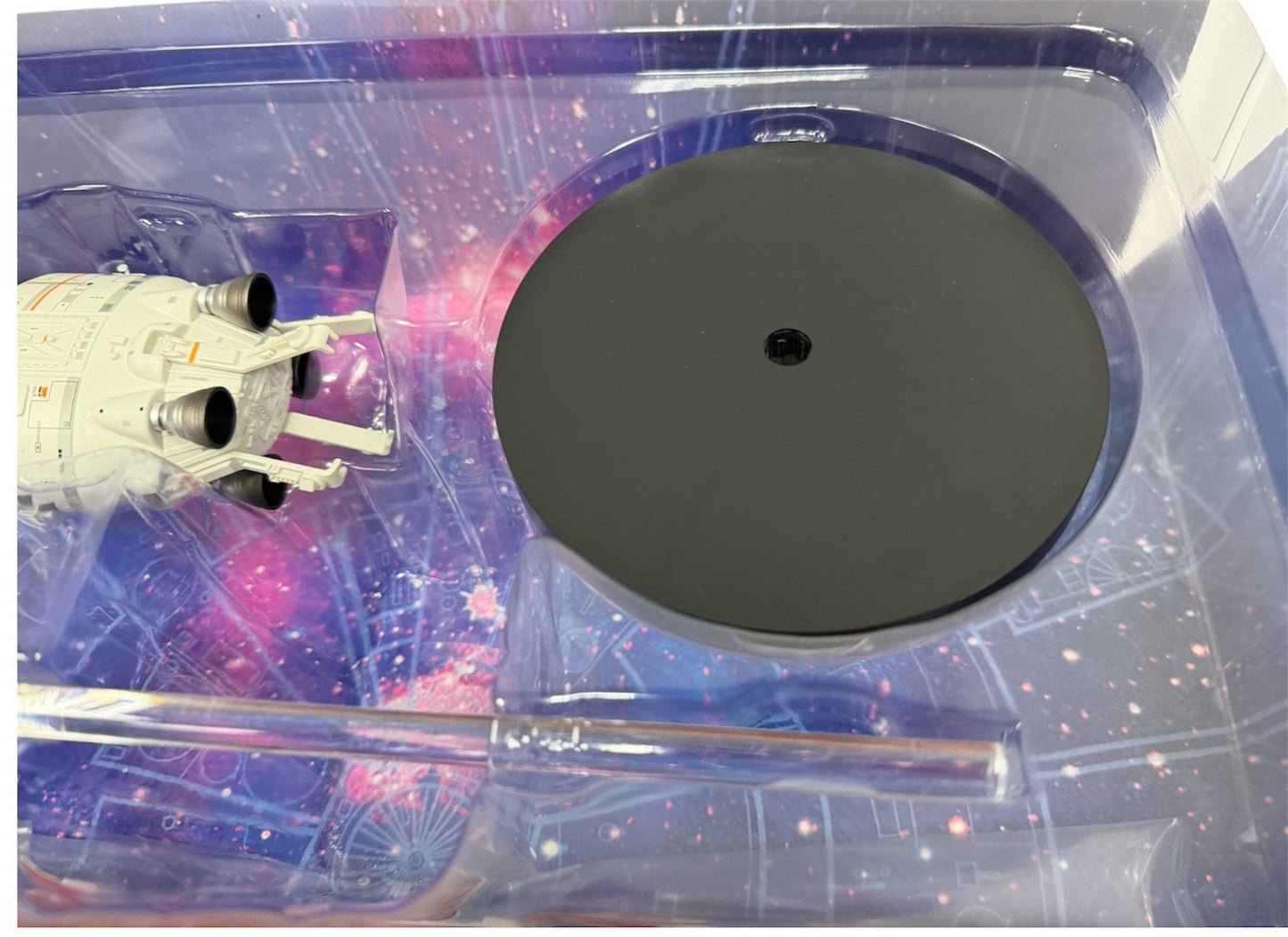 2021 Sixteen 12 Gerry Andersons Space 1999 - This Episode Dragon's Domian - Eagle Transporter Deluxe Set Limited Edition Highly Detailed Episode Collection Collectors Model - Brand New Factory Sealed