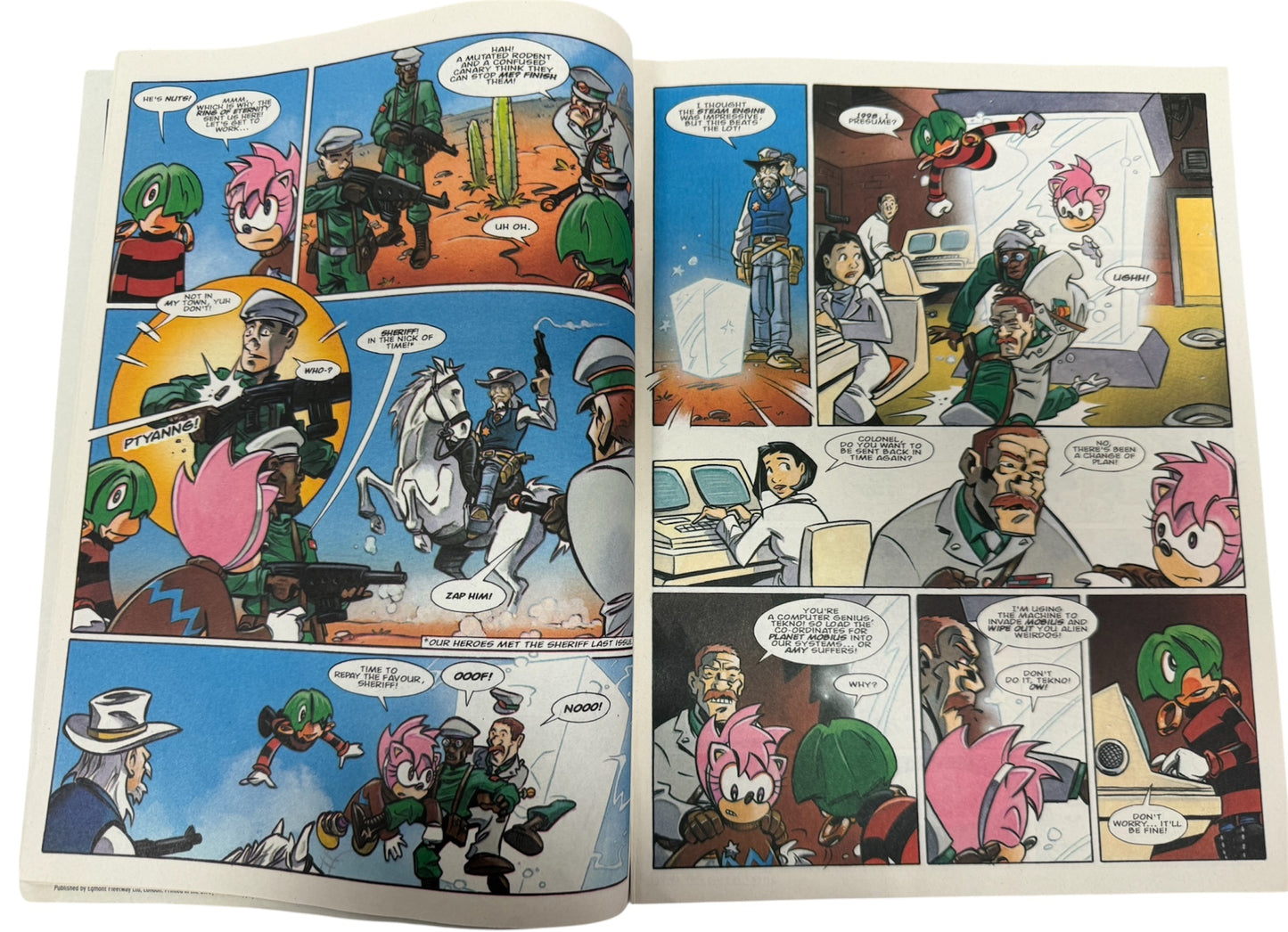 Vintage Egmont Fleetway Comics 1998 Somic The Comic Issue No. 141 NoV 1998 With Free Sonic Maze Gift- Unsold Shop Stock (8.5 Grade)