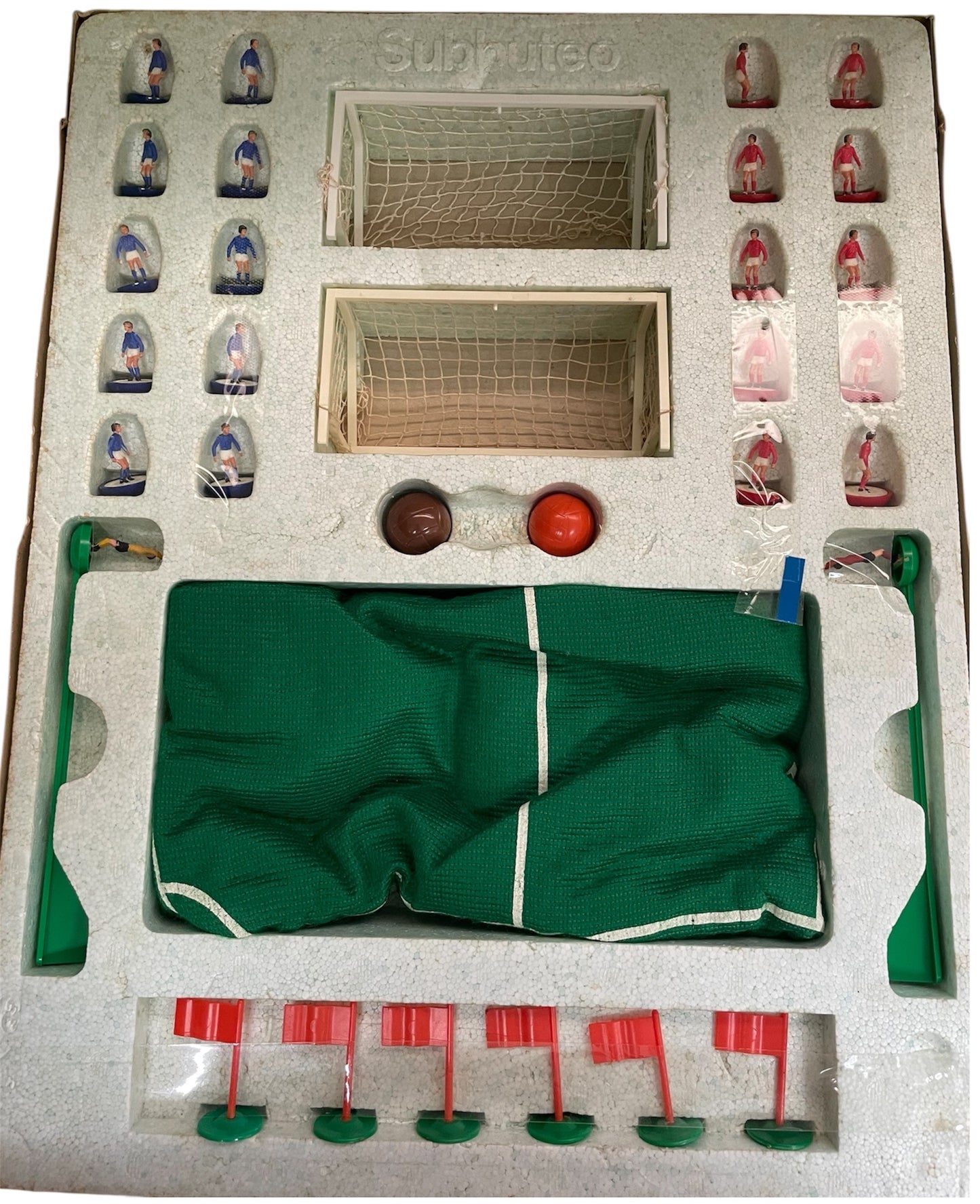 Vintage 1981 Subbuteo Table Soccer Club Edition  60140 - 100% Complete In The Original Box.
