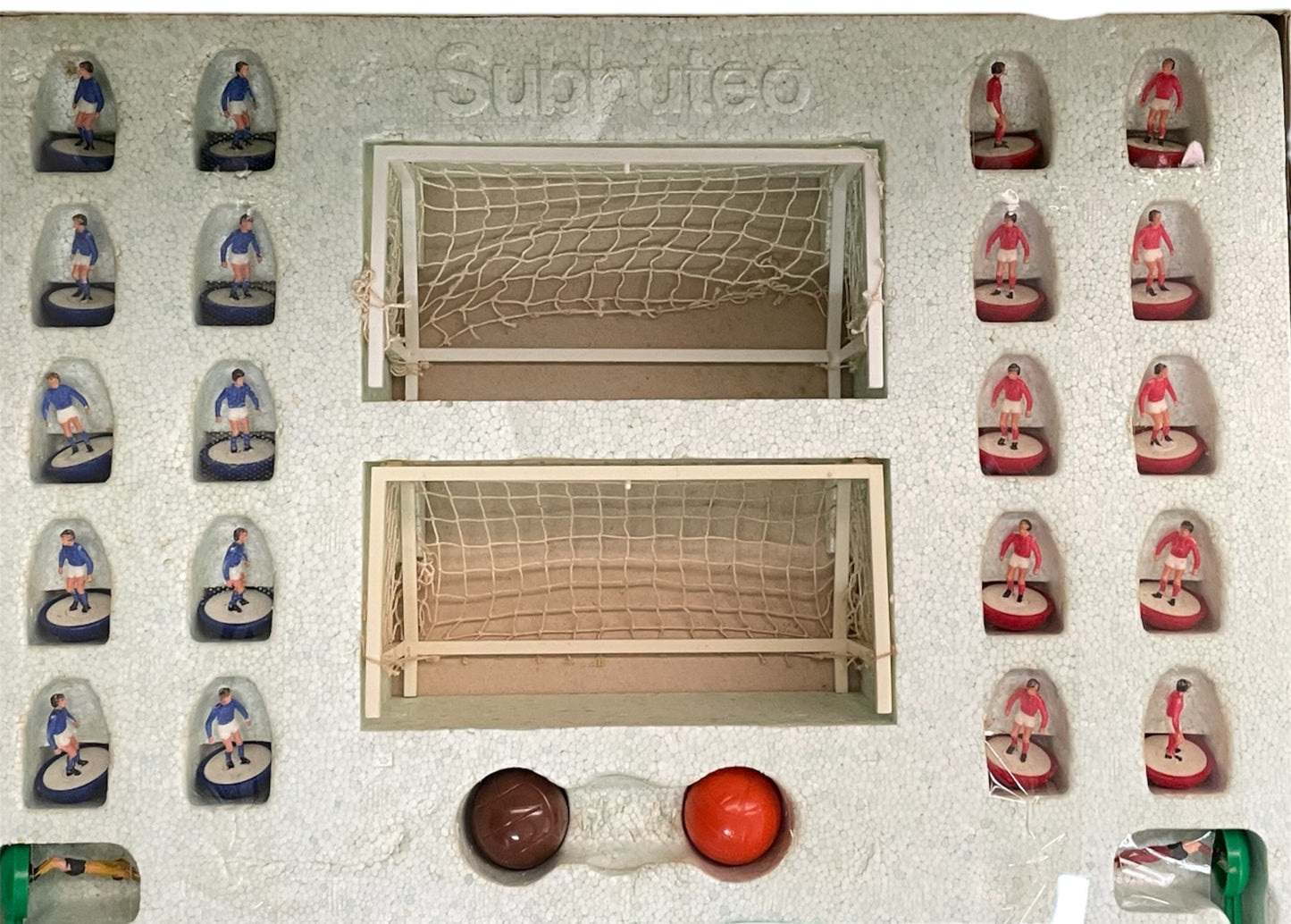 Vintage 1981 Subbuteo Table Soccer Club Edition  60140 - 100% Complete In The Original Box.