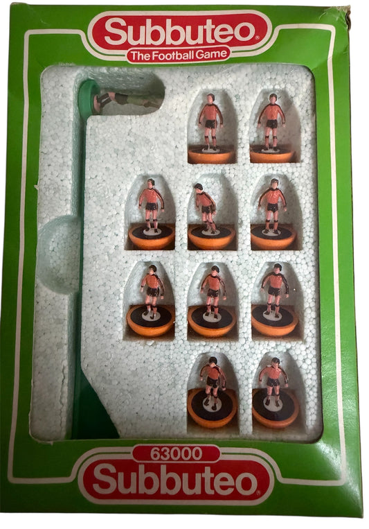 Vintage 1986 Subbuteo Table Soccer Football Game Team No. 620 Light Weights Watford Or Partick Thistle Team Table Soccer .00 Scale Edition Fantastic Condition In The Original Box