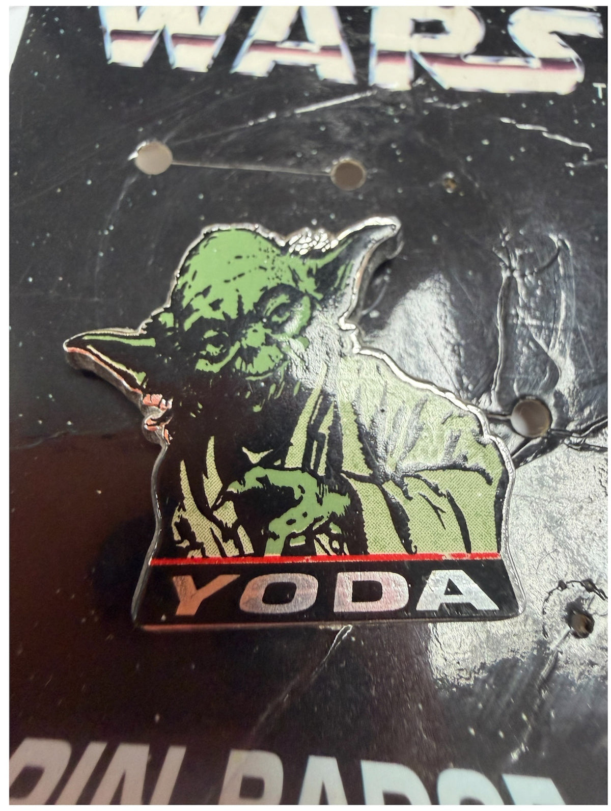 Vintage Star Wars Yoda Pin Badge Official Collectible Retro Lapel Pin - New On Card - Ex Shop Stock