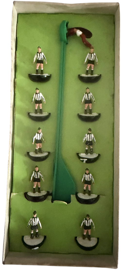 Vintage 1970's Subbuteo Table Soccer Football Game Newcastle / Notts County /St Mirren Team Ref No. 08 1970's New Continental Equipment Edition Fantastic Condition In The Original Box.