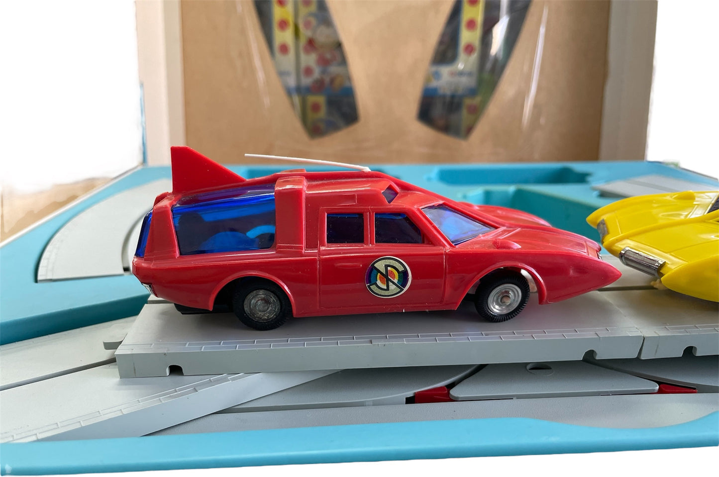Vintage Triang 1967 Gerry Andersons Captain Scarlet And The Mysterons - 21st Century Driving - Pursuit Set - Slotted Car With Touch Drive Spectrum Cars - Good Condition In The Original Box