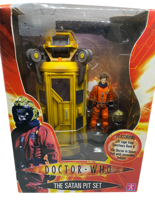 Vintage 2007 Dr Doctor Who The Satan Pit Set - Includes Sanctuary Base 6 Lift Cage And 10th Doctor In Space Suit - Brand New Factory Sealed Shop Stock Room Find