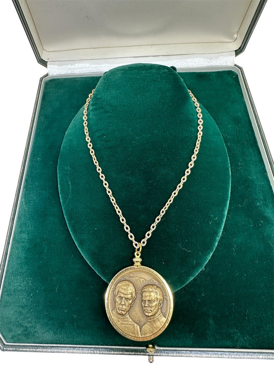 Vintage 1974 Star Trek Lives The Original Series Limited Edition Collectors Bronze Medallion Necklace On Chain - Very Rare