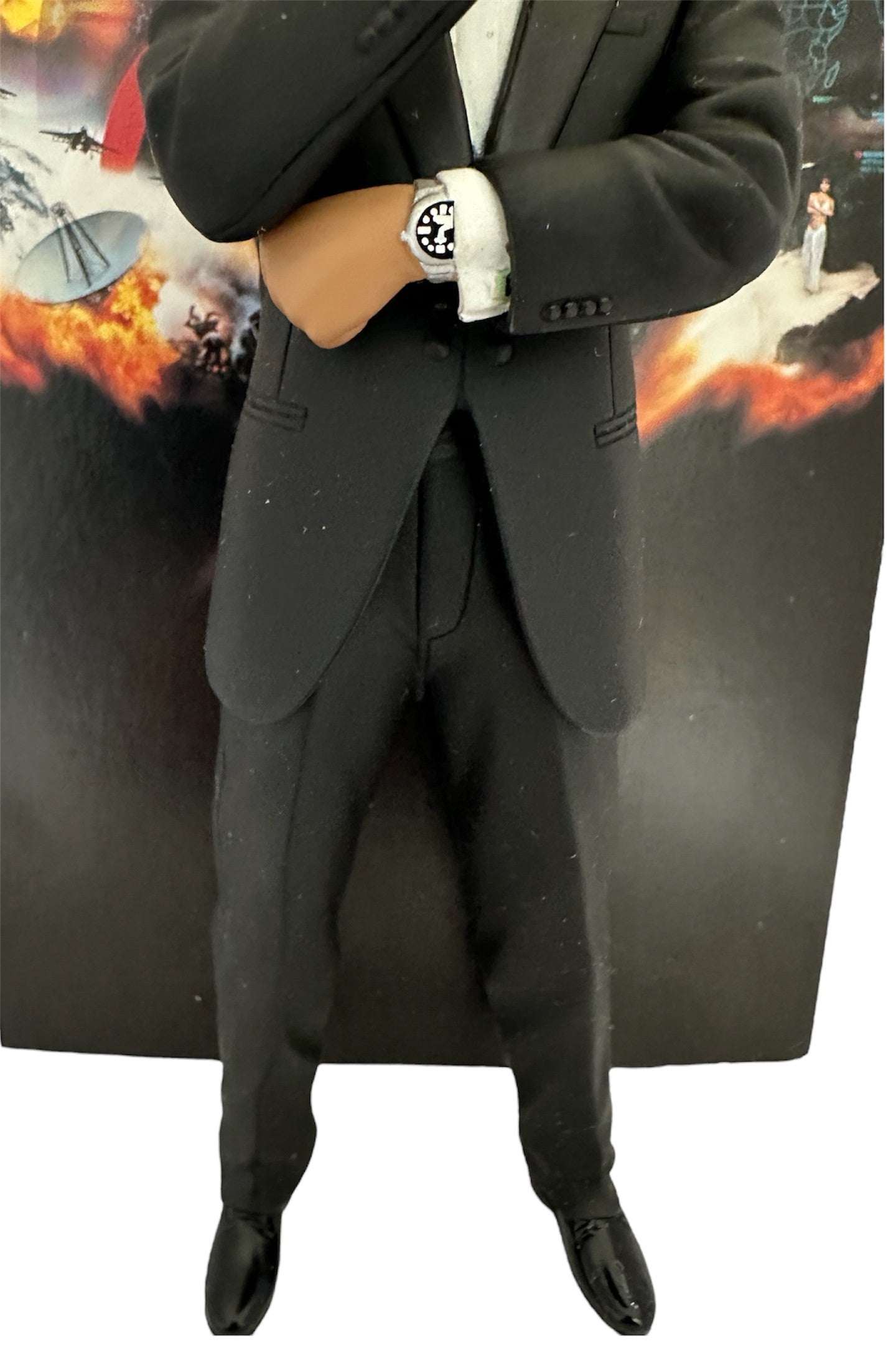 Vintage Dragon 1996 James Bond 007 Goldeneye - 1/9 Scale Hero Series - (Pierce Brosnan) James Bond 8 inch Figurine Collectors Edition - Factory Sealed Shop Stock Room Find