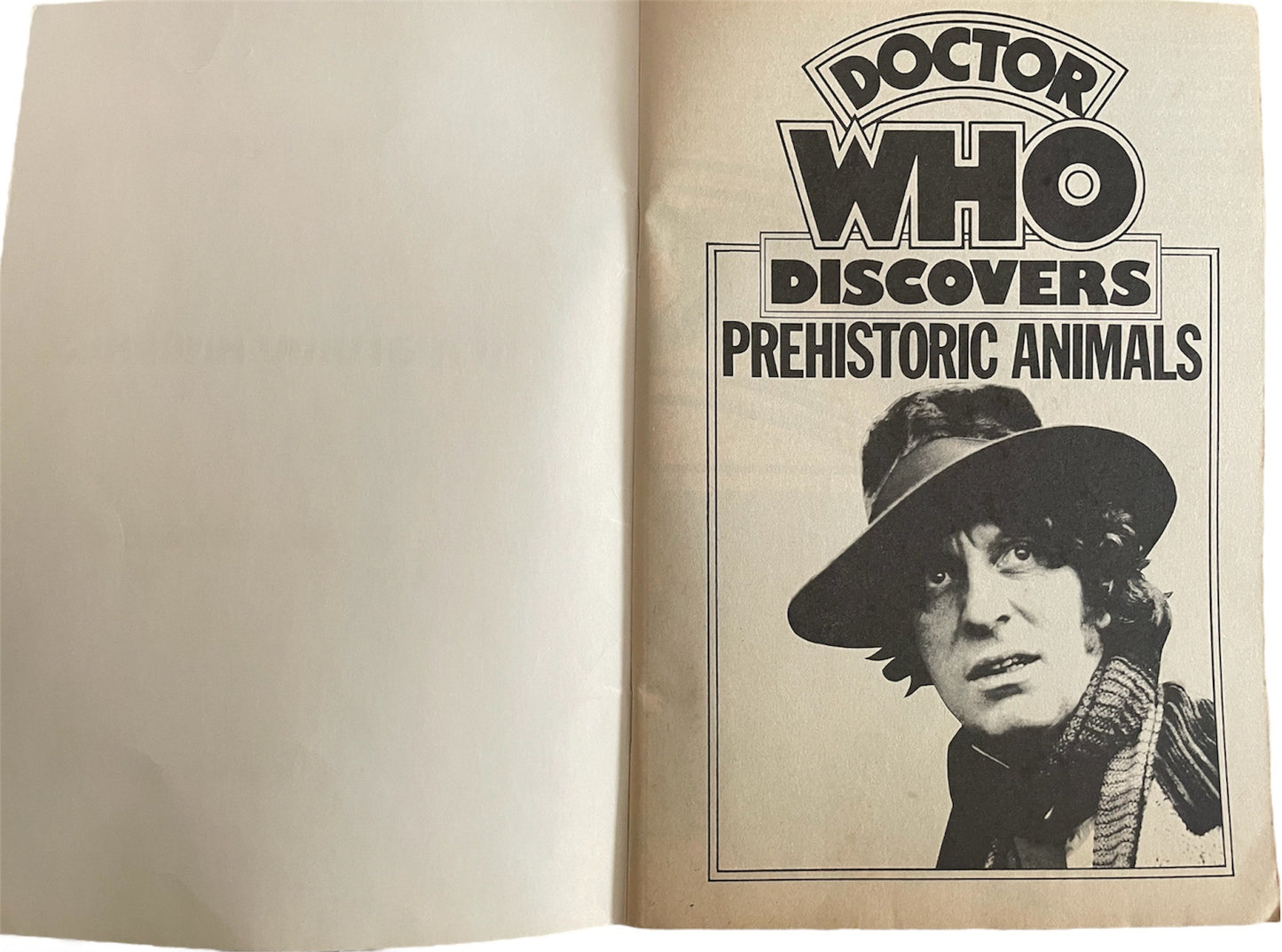 Vintage Target Books 1977 Doctor Who Discovers Prehistoric Animals Paperback Book With Free Colour Poster - Fantastic Condition Former Shop Stock