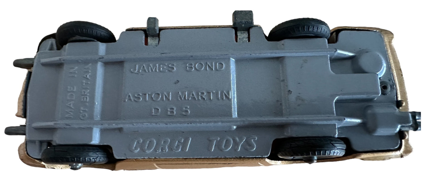 Vintage 1966 Special Agent 007 James Bond Aston Martin DB5 Corgi Diecast 261 Replica Model Vehicle - Very Good Condition In The Original Box