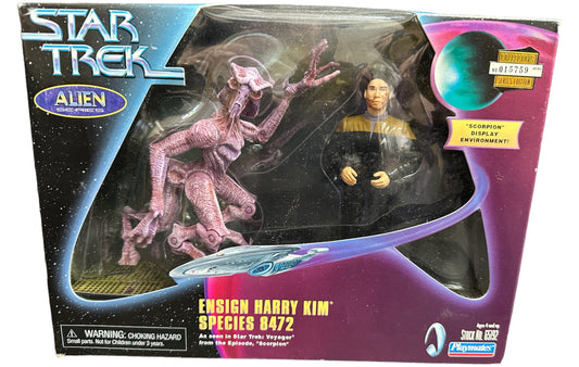 Vintage Playmates 1998 Star Trek Voyager Alien Series Edition Ensign Harry Kim And Species 8472 Action Figures from Star Trek Voyager Episode Scorpian - Brand New Factory Sealed Shop Stock Room Find