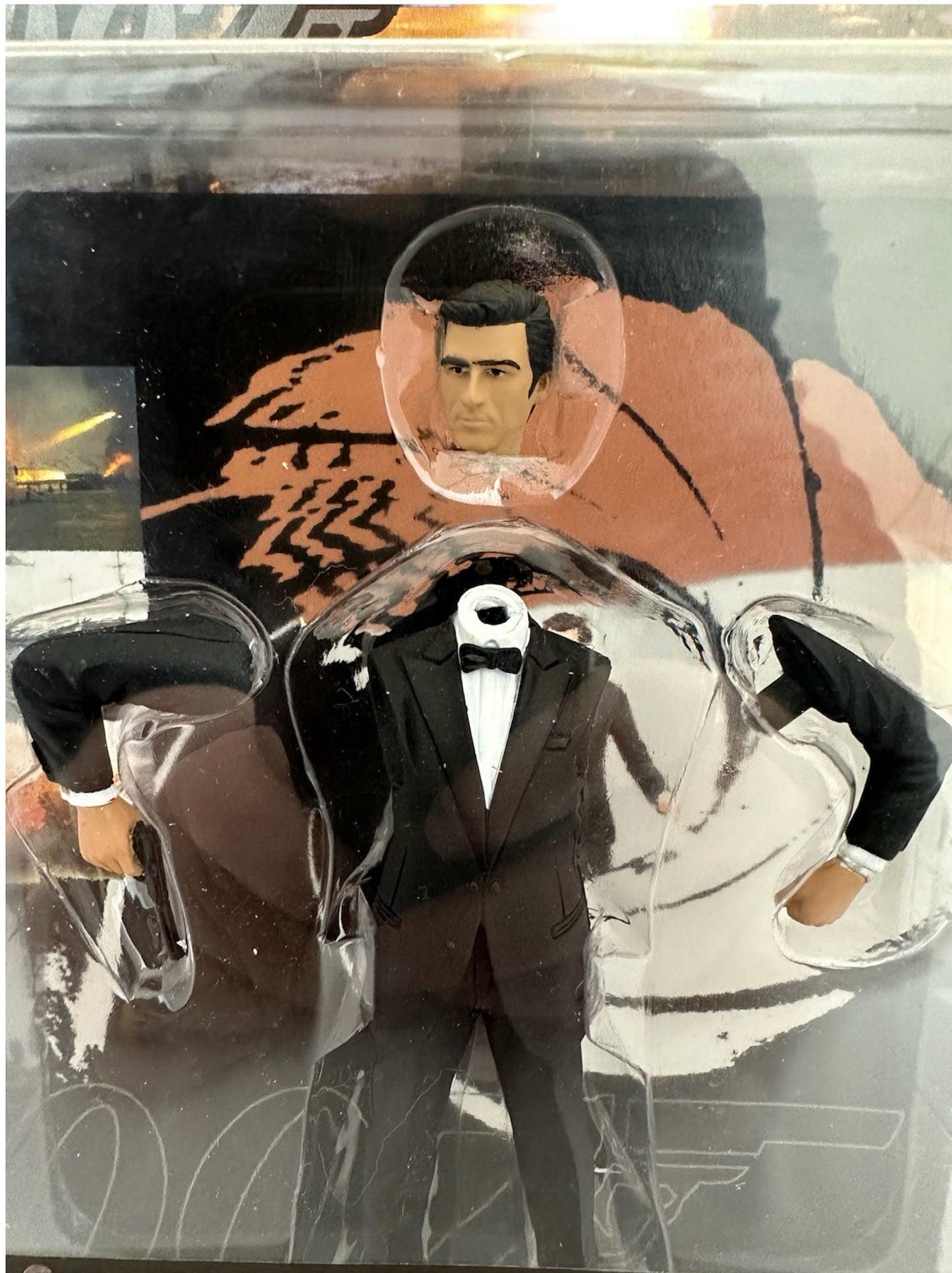 Vintage Dragon 1998 James Bond 007 Goldeneye - 1/16 Scale Series - (Pierce Brosnan) James Bond 4 1/2 inch Figurine Collectors Edition - Factory Sealed Shop Stock Room Find