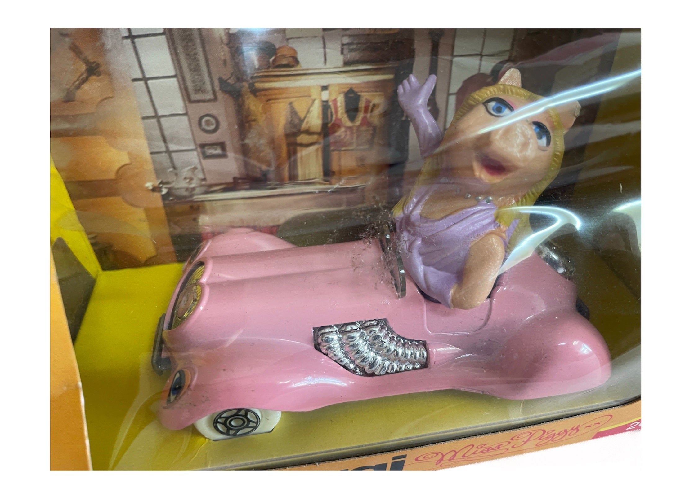 Vintage Corgi 1979 The Muppet Shows Miss Piggy & Her Piggymobile