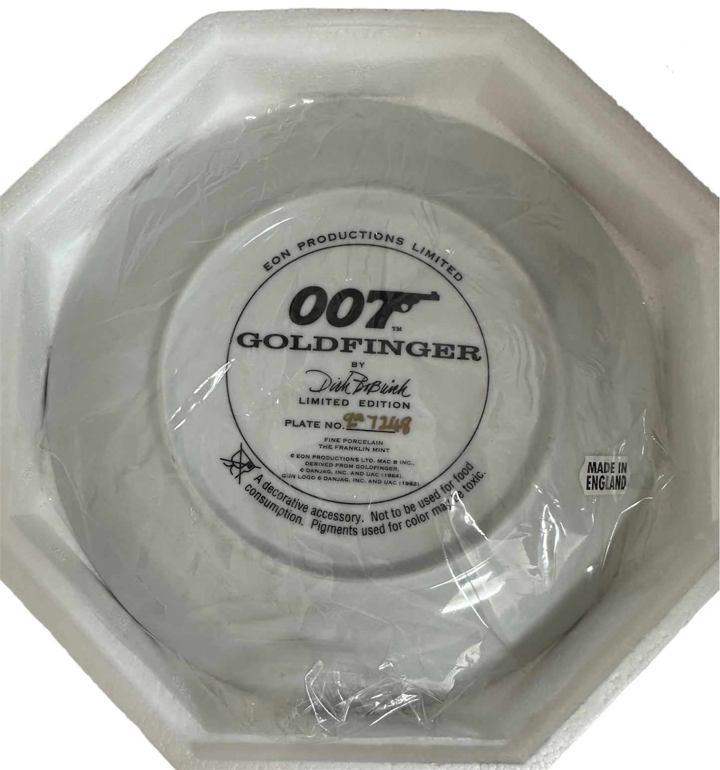 Vintage 1995 James Bond 007 Goldfinger Limited Edition Collectable Plate - Sean Connery, Gert Frobe & Harold Sakata - Shop Stock Room Find