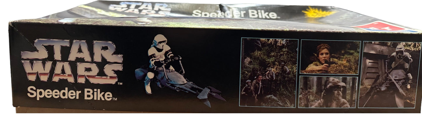 Vintage 1996 Ultra Rare Star Wars Return Of The Jedi Speeder Bike & Trooper Scale Model Kit - Fully Built Former Display Model.