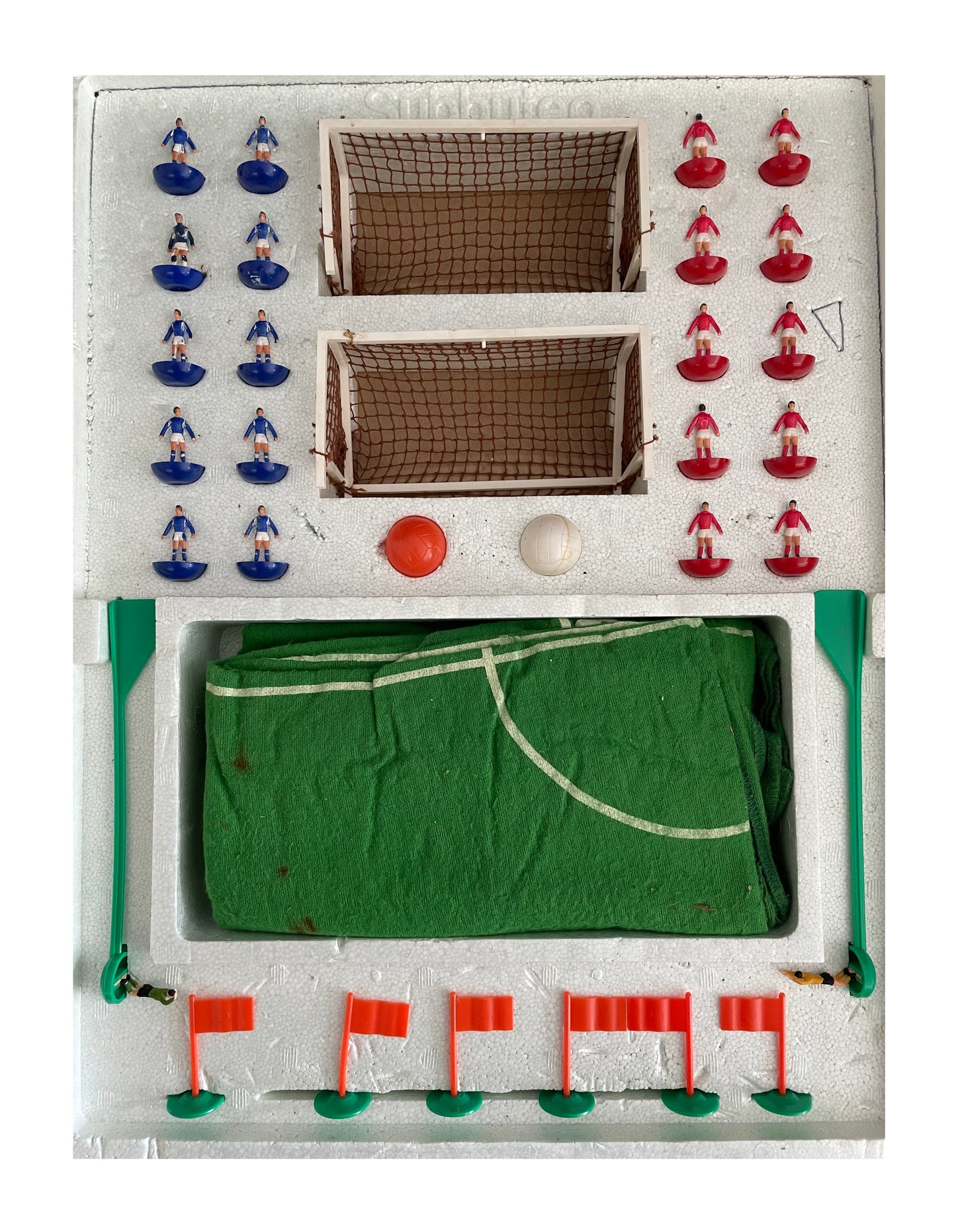 Vintage 1974 Subbuteo Table Soccer Club Edition 100% Complete In The Original Box.