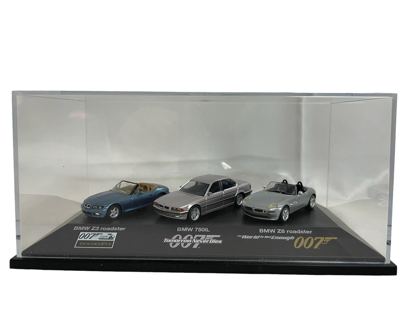 Vintage 2000 Edition James 007 Bond Drives BM Dealership Set Of 3 Mini Die-Cast Vehicles In Display Case - Z3 Roadster / 750iL / Z8 Roadster