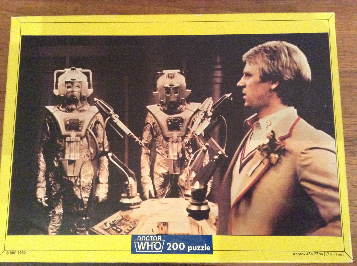 Doctor Who Vintage 1982 Waddingtons 200 Piece Fully Interlocking Jigsaw Puzzle Featuring Peter Davison And The Cybermen
