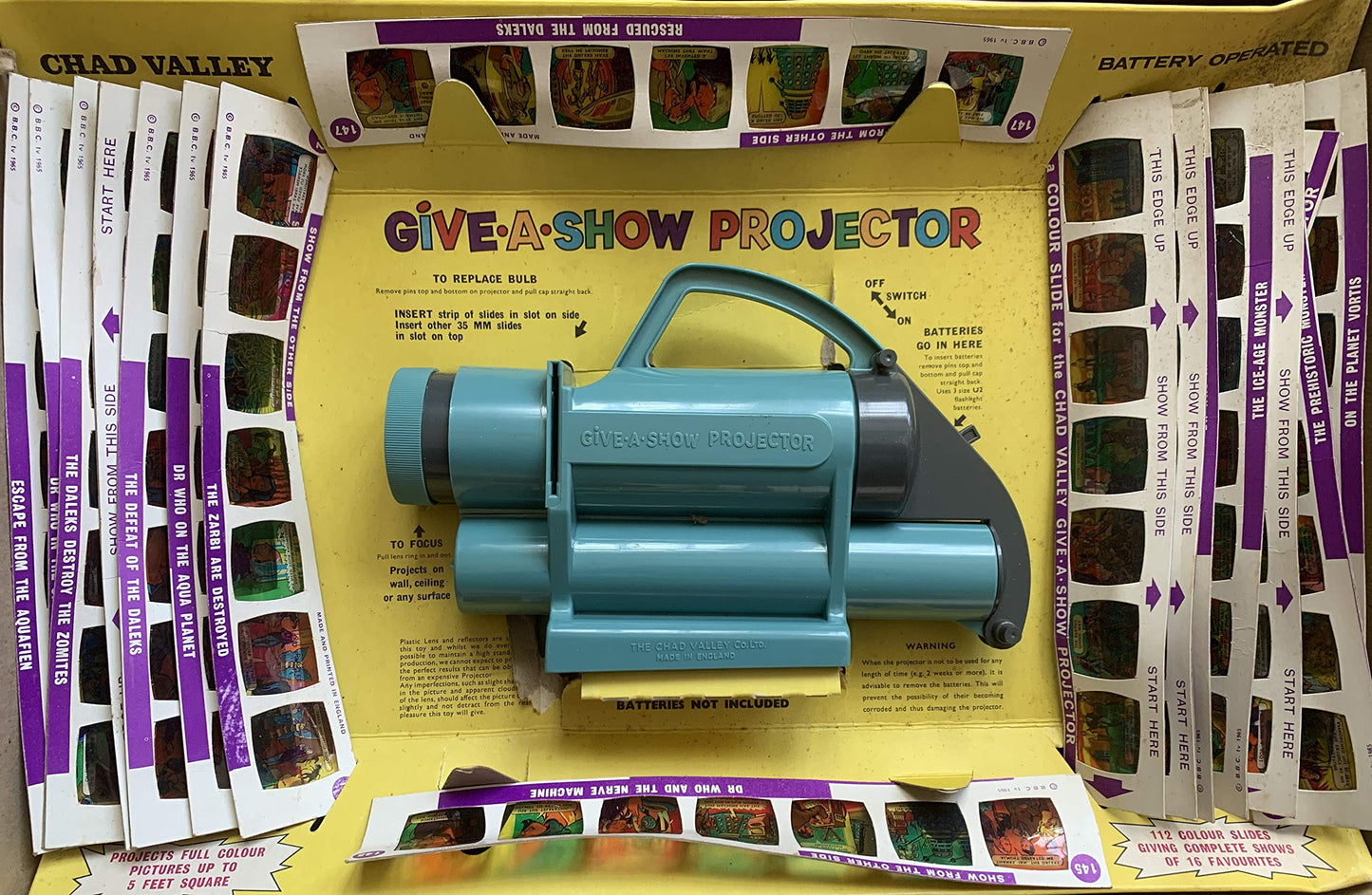 DOCTOR WHO Vintage 1965 Chad Valley Dr Give A Show Projector Set Fully Working And Complete In The Original Box. Includes 112 Colour Slides Showing 16 Complete Stories Ultra Rare