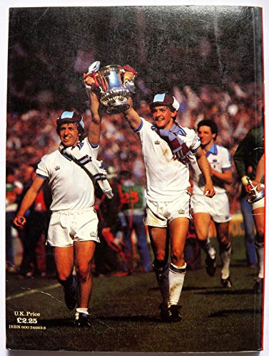 Hamlet Sports Specials - Soccer [paperback] No Author [Jan 01, 1981]