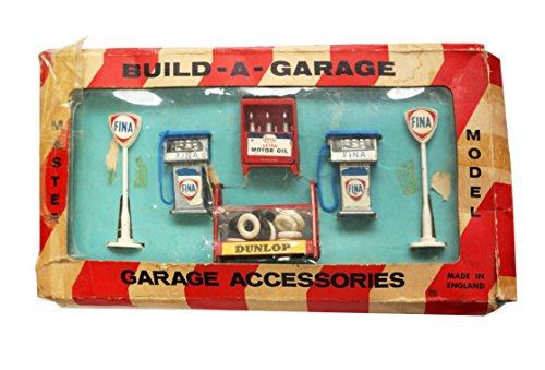 Vintage 1950's / 1960's Diecast Master Model Build-A-Garage - Garage Accessories Set Includes Fina Petrl Pumps - Fina Signs - Esso Motor Oil - Dunlop Tyres - Complete In Original Box …